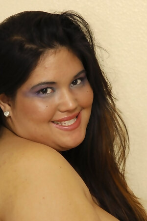 hd-photo-and-video-gallery-asian-bbw-lexus-rocking-a-hairy-vag