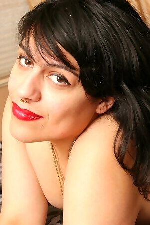 Latina Milfs and Mature Hairy Pics